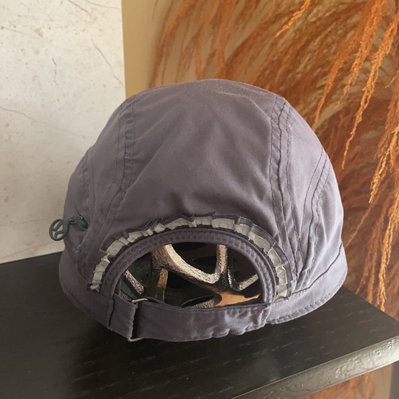 Lululemon hat - Picture 3 of 7